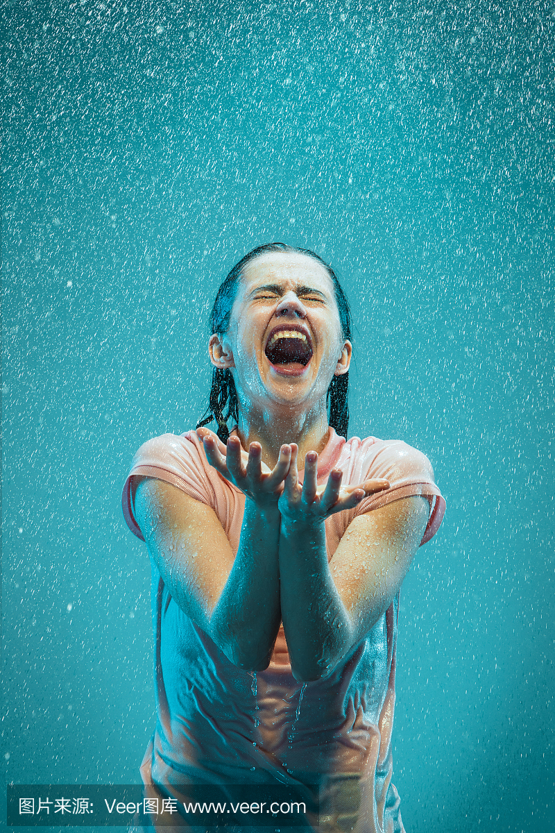 尖叫,尖声叫喊,躁动,鬼哭狼嚎