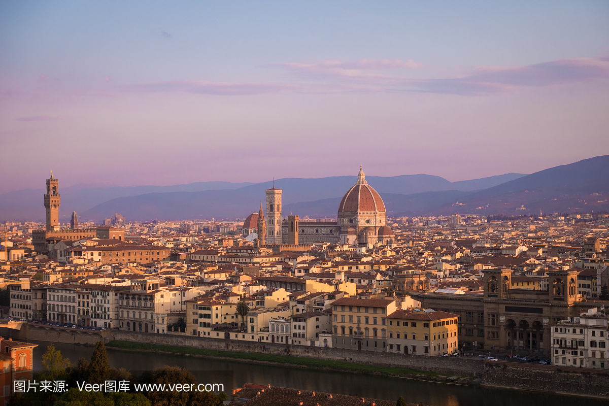 佛罗伦萨在日出时间的视图