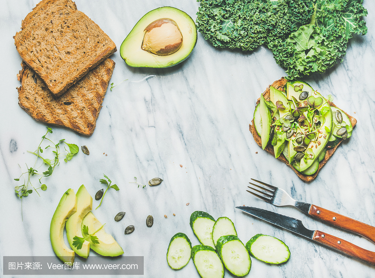 鳄梨,黄瓜,羽衣甘蓝,kress芽菜,南瓜籽三明治,复