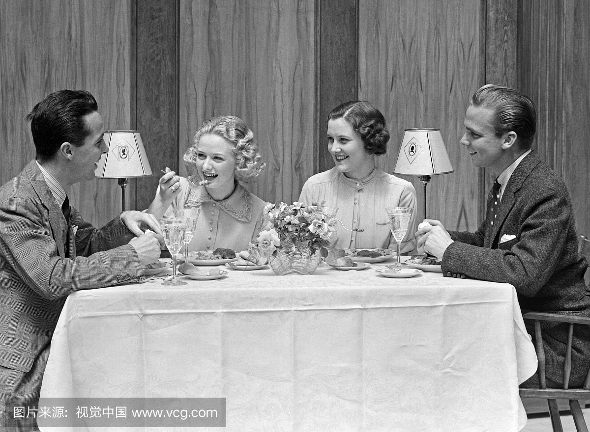 1930年代2040年代两个人