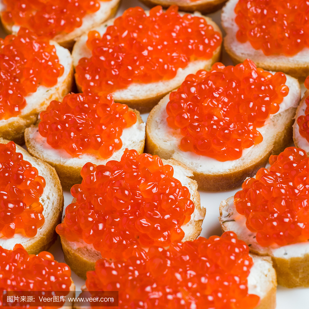 三文鱼配红鲑鱼鱼子酱