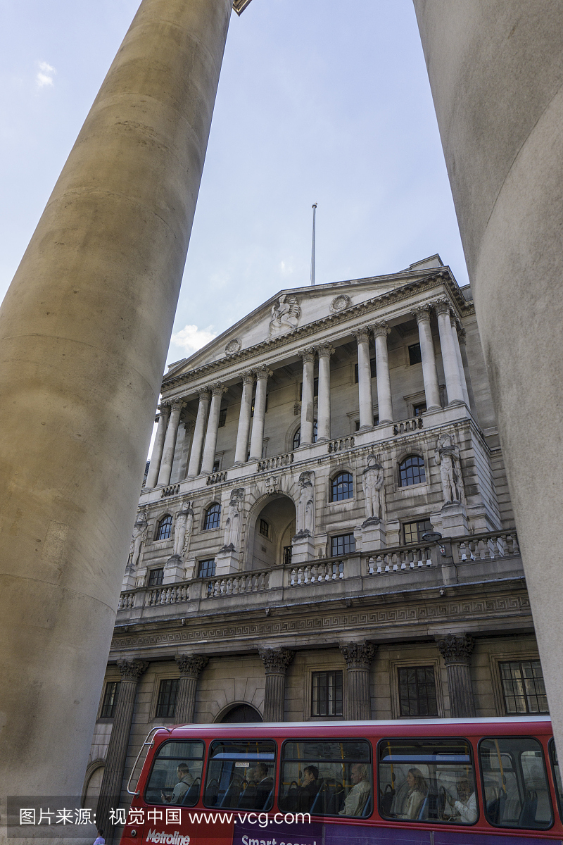 英国银行通过皇家交易所的支柱