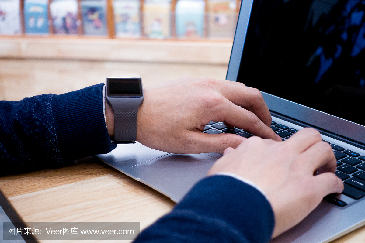 智能手表,智能手环,笔记本电脑,休闲活动