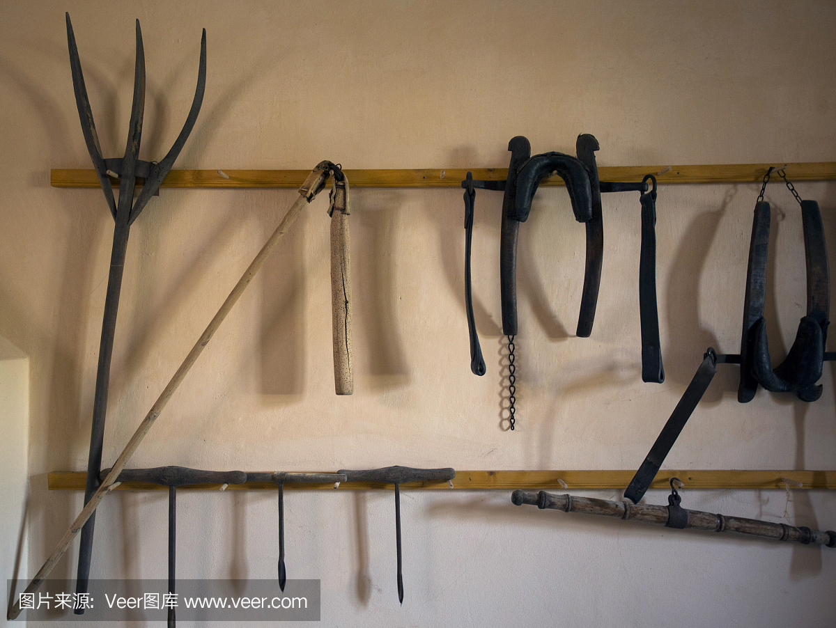 老中世纪工具历史农场基础,锯,钻,连枷。