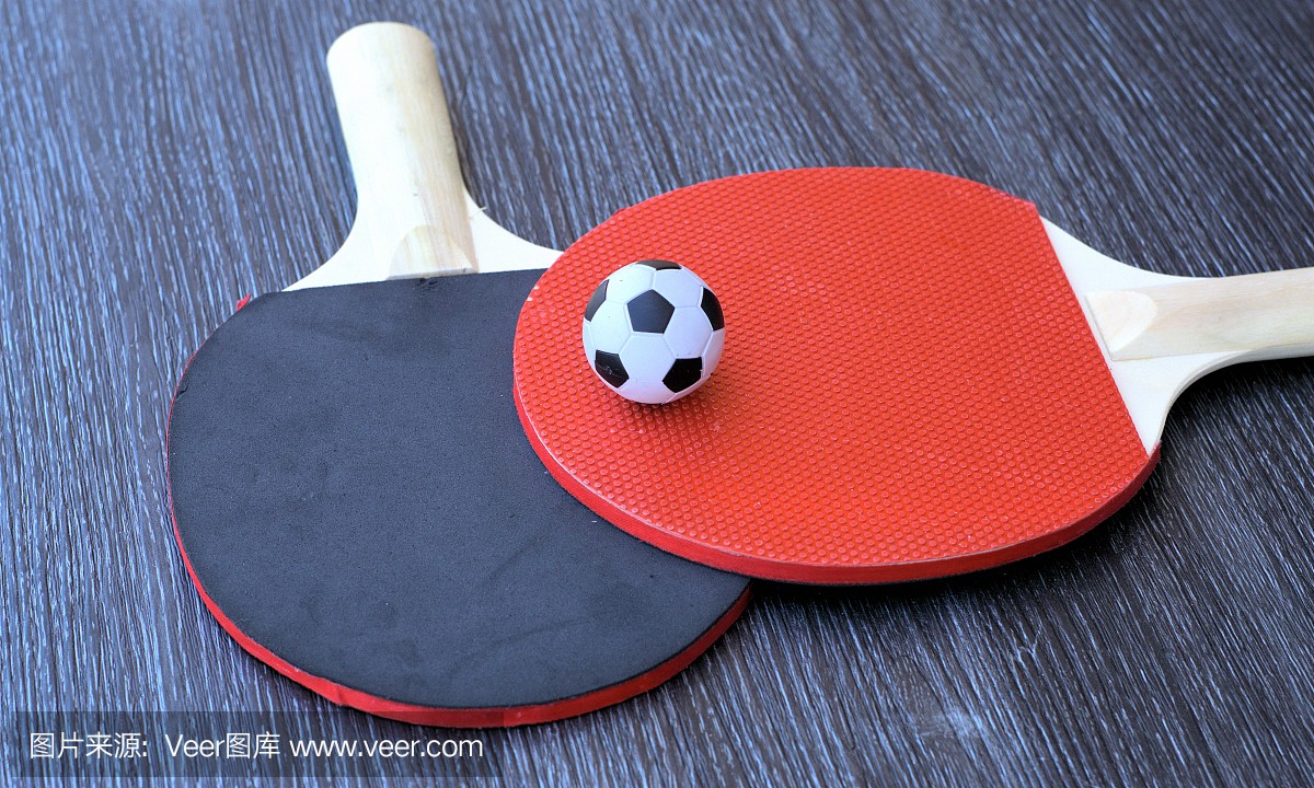 奇数比赛的概念与在乒乓球球拍的小橄榄球。