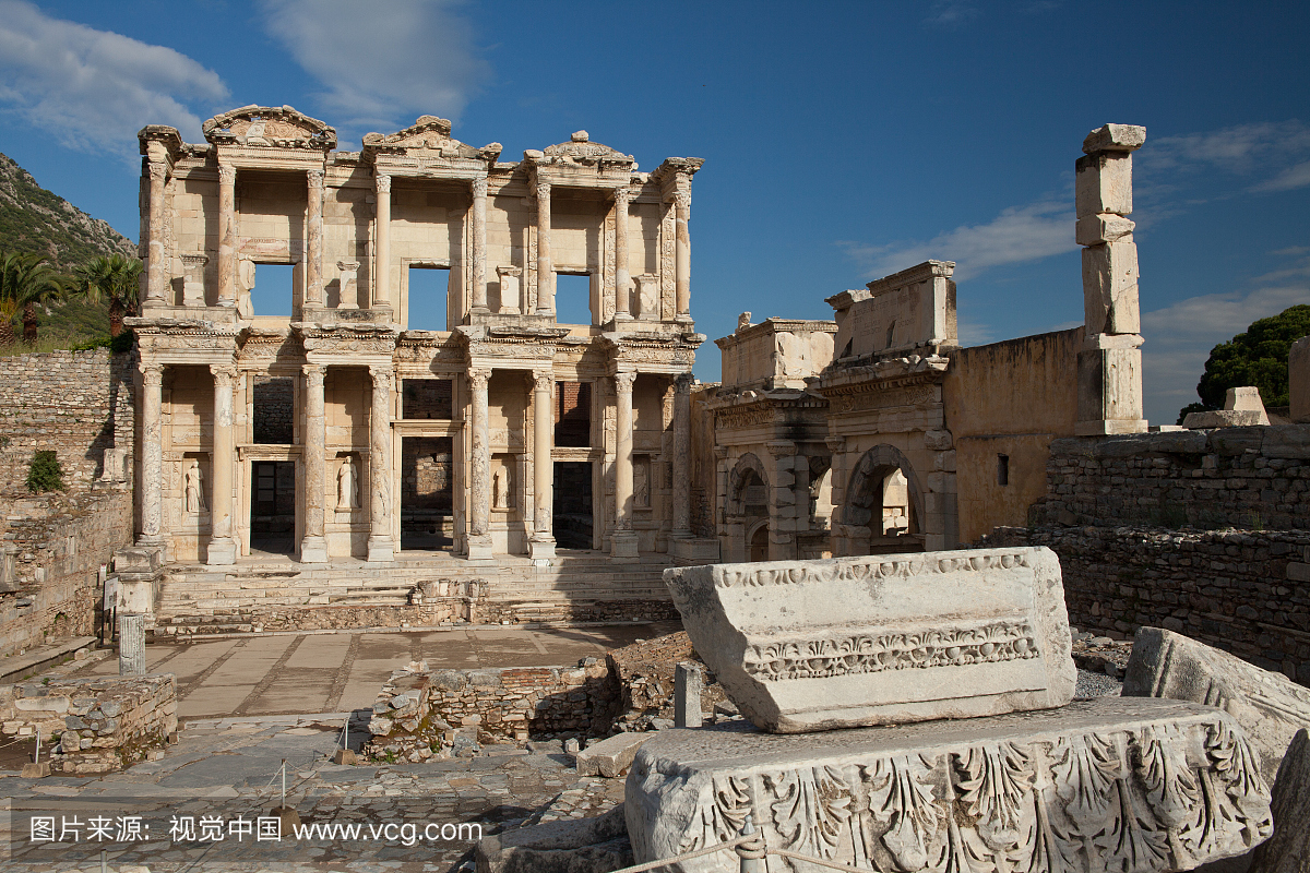 Celsus图书馆的重建