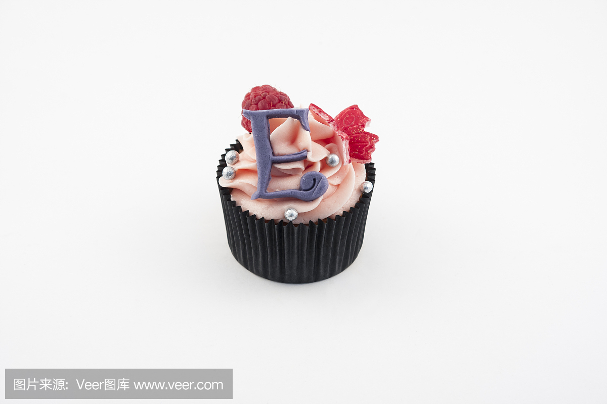 麦格戴伦学院,格达琳,钟马大莲,英文字母E