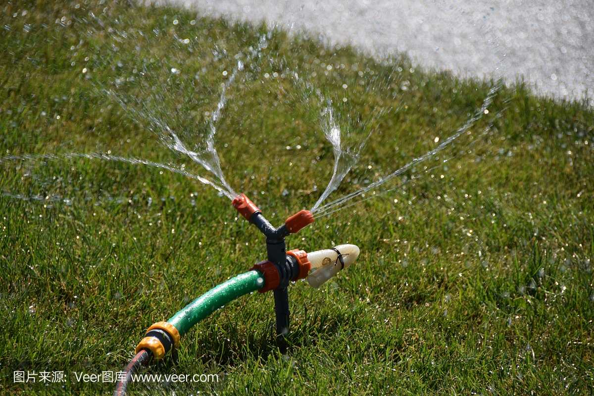自动喷水机,自动洒水装置,自动喷水装置,喷水系