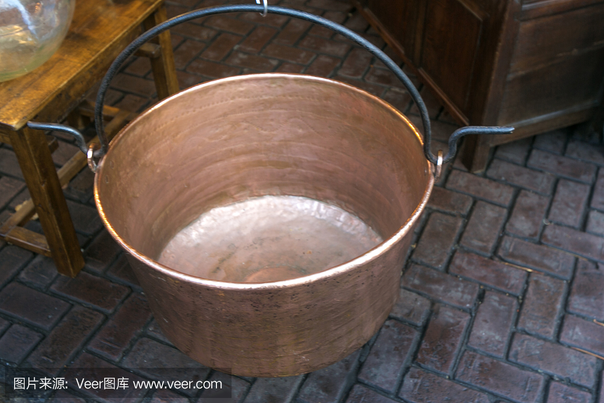 铜锅炉杯在布鲁塞尔比利时烹饪