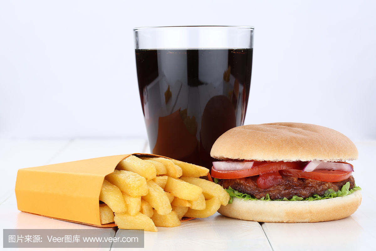 汉堡包和炸薯条菜可口可乐饮料不健康