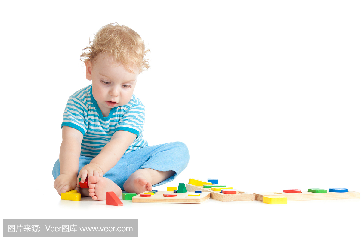 集中儿童玩逻辑教育玩具