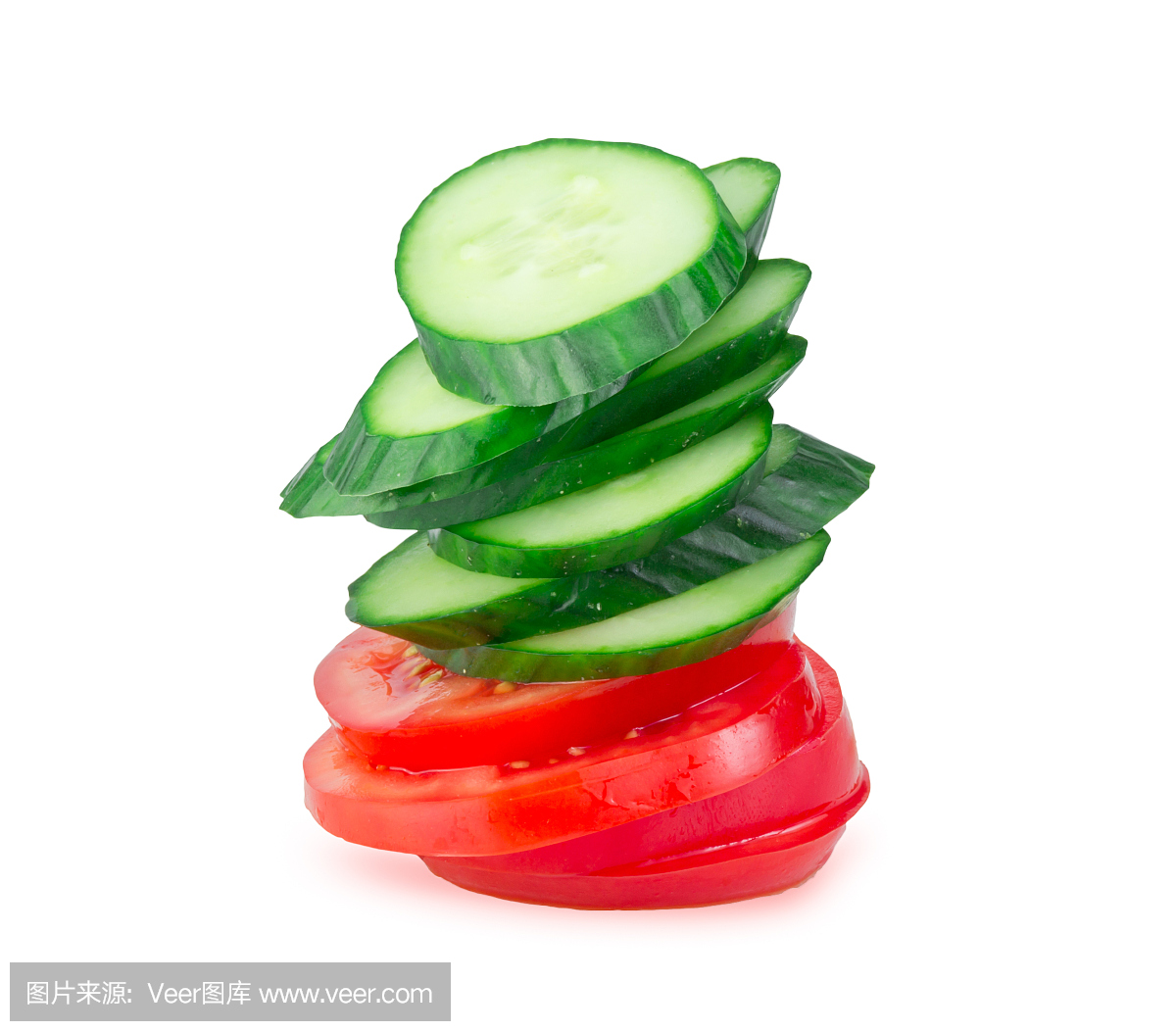 黄瓜和蕃茄切片隔绝在白色堆栈