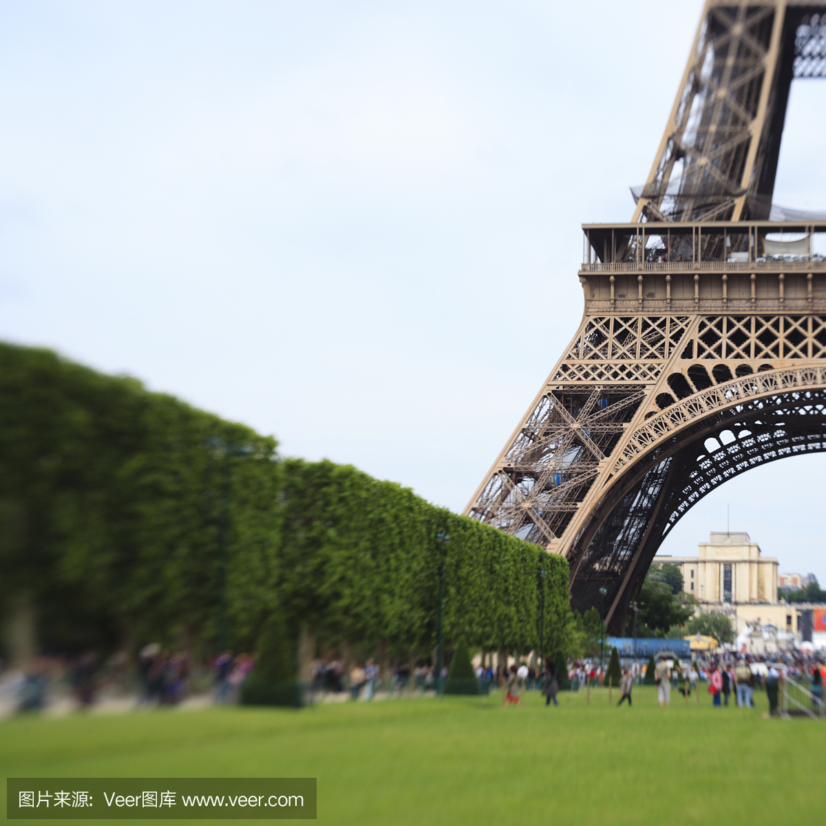 埃菲尔铁塔,巴黎,法国的倾斜图像