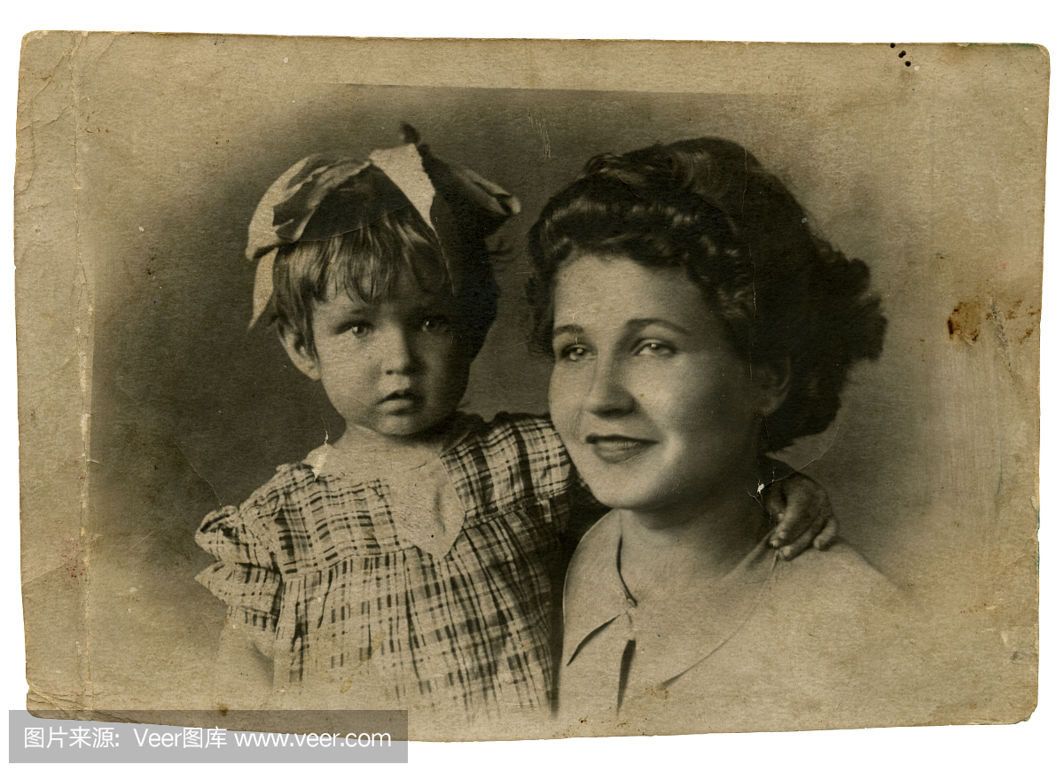母亲和女儿,俄罗斯,1945年