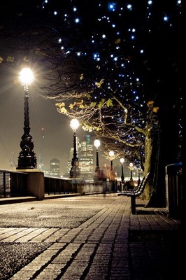 雪唯美伤感意境壁纸_清新唯美雪中伞图_雪景-165kb