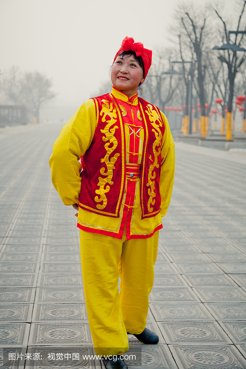 中国龙舞女演员