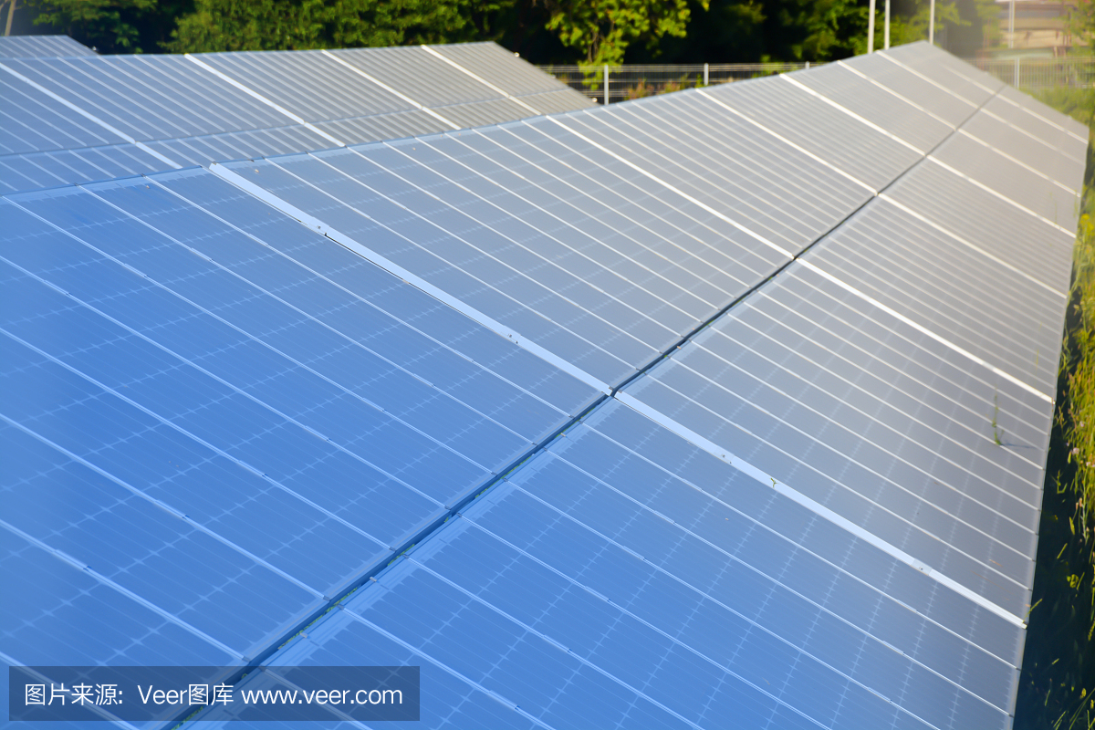 太阳能或光伏板生产绿色能源