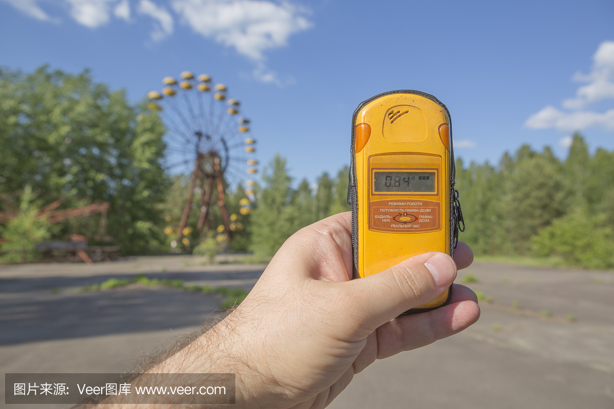 盖革计数器在Pripyat游乐园,切尔诺贝利,乌克兰