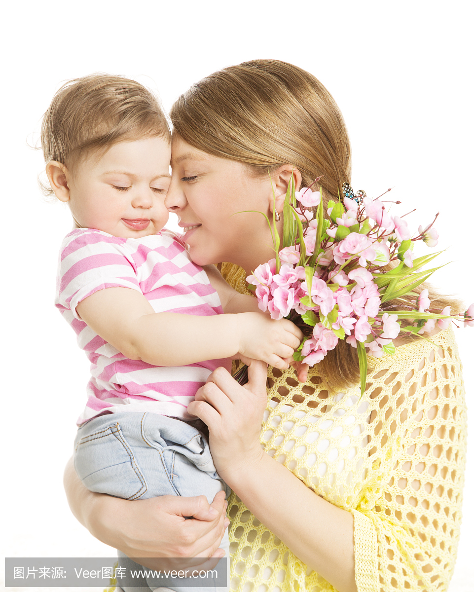 母亲和宝贝女儿与花,妈妈拥抱女儿,幸福的家庭