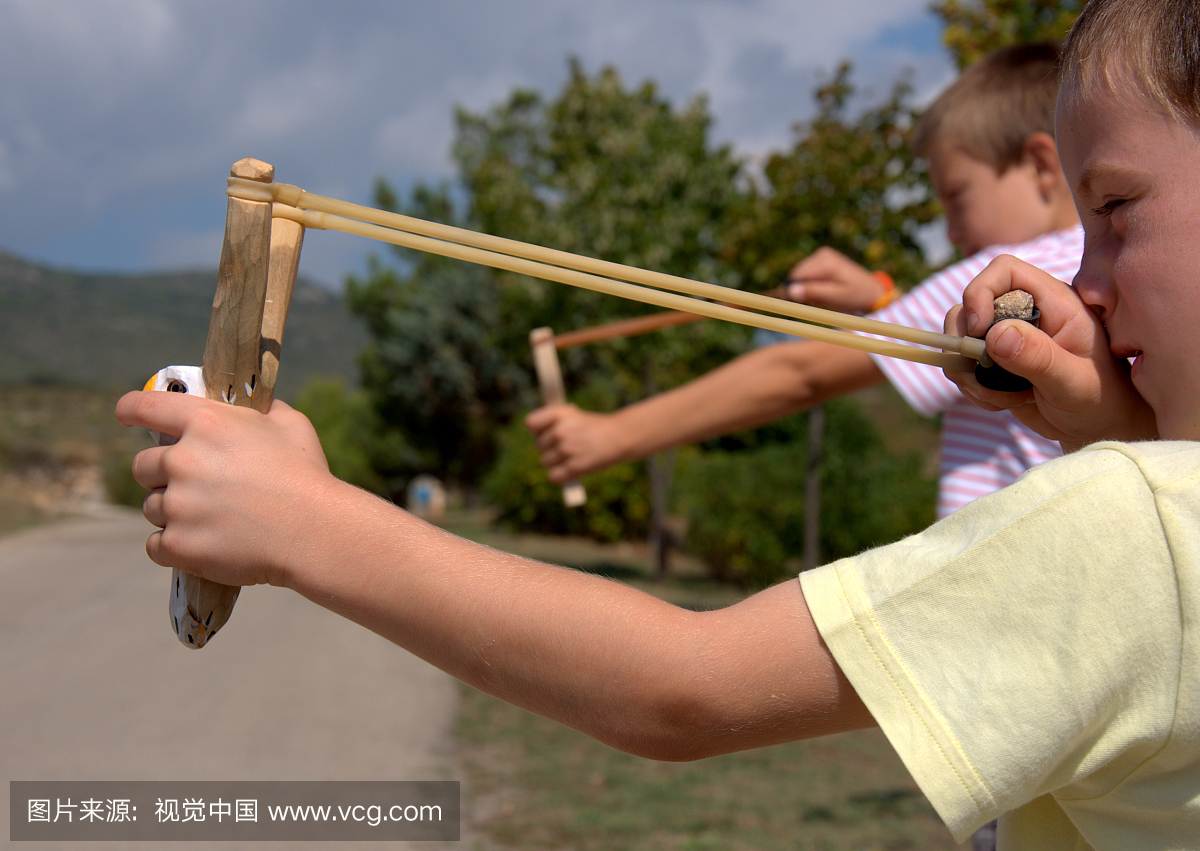 弹弓,弹皮弓,弹射弓,弹射器