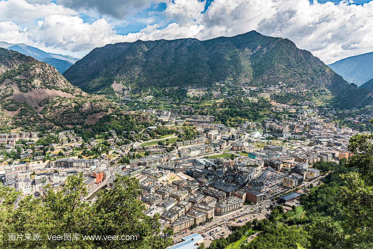 安道尔城市中心比利牛斯山脉