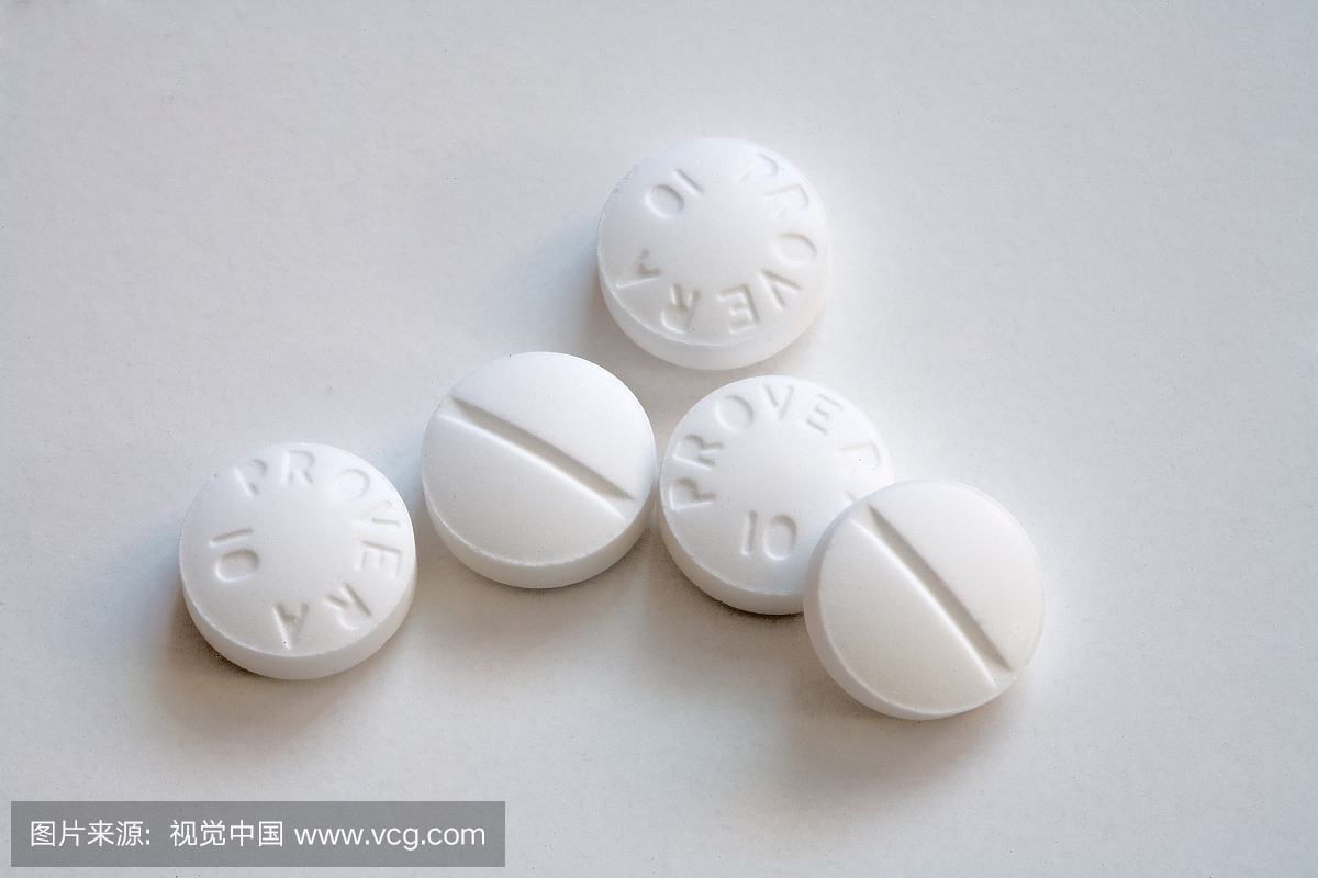 称为甲羟孕酮的Provera是一种衍生自雌激素孕