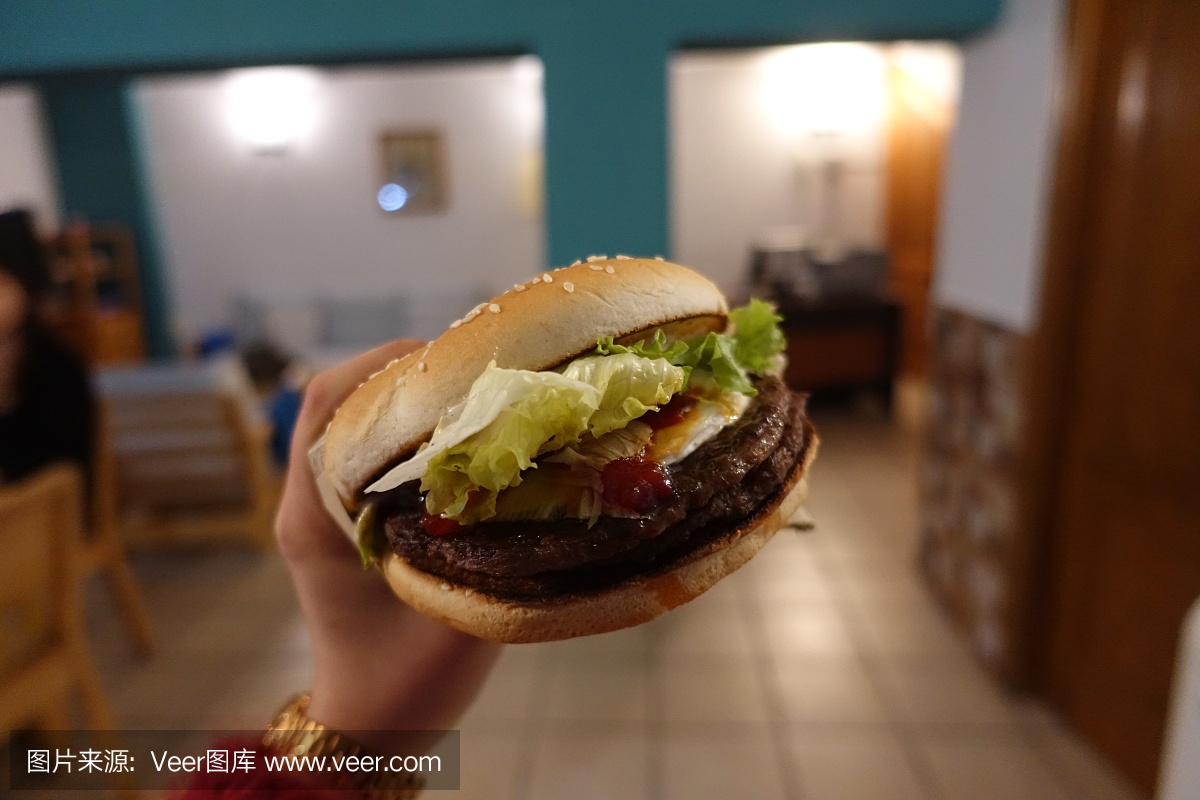 斯图加特vs奥格斯堡：努贝尔、昂达夫首发亚基奇、克劳德-毛里斯出战