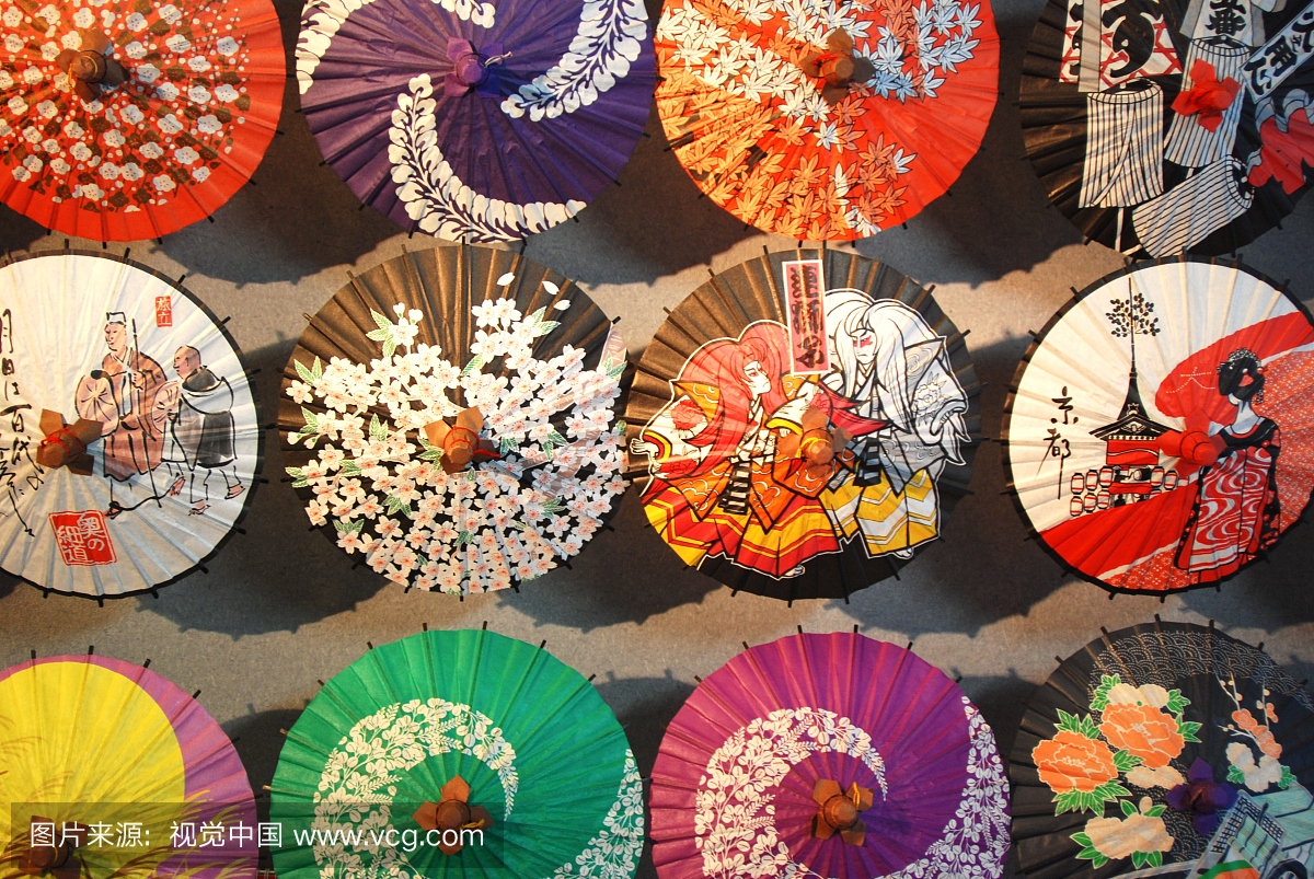 日本传统设计的雨伞