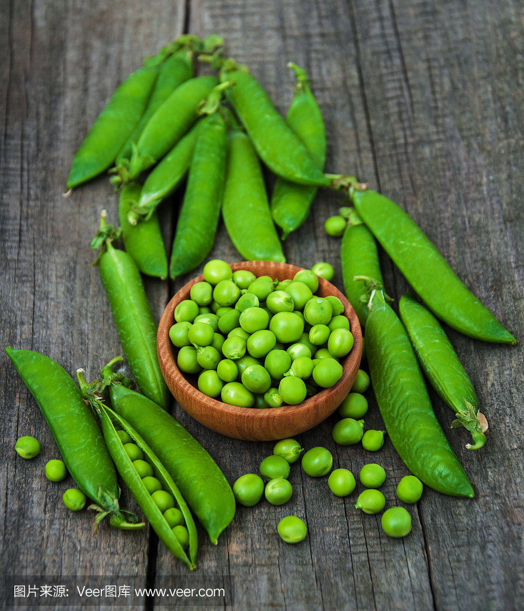 green peas on a table