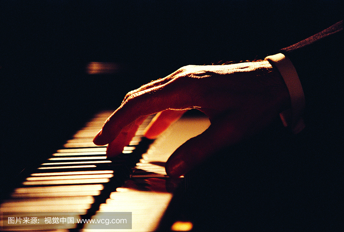 钢琴师,钢琴演奏,钢琴家,演奏钢琴