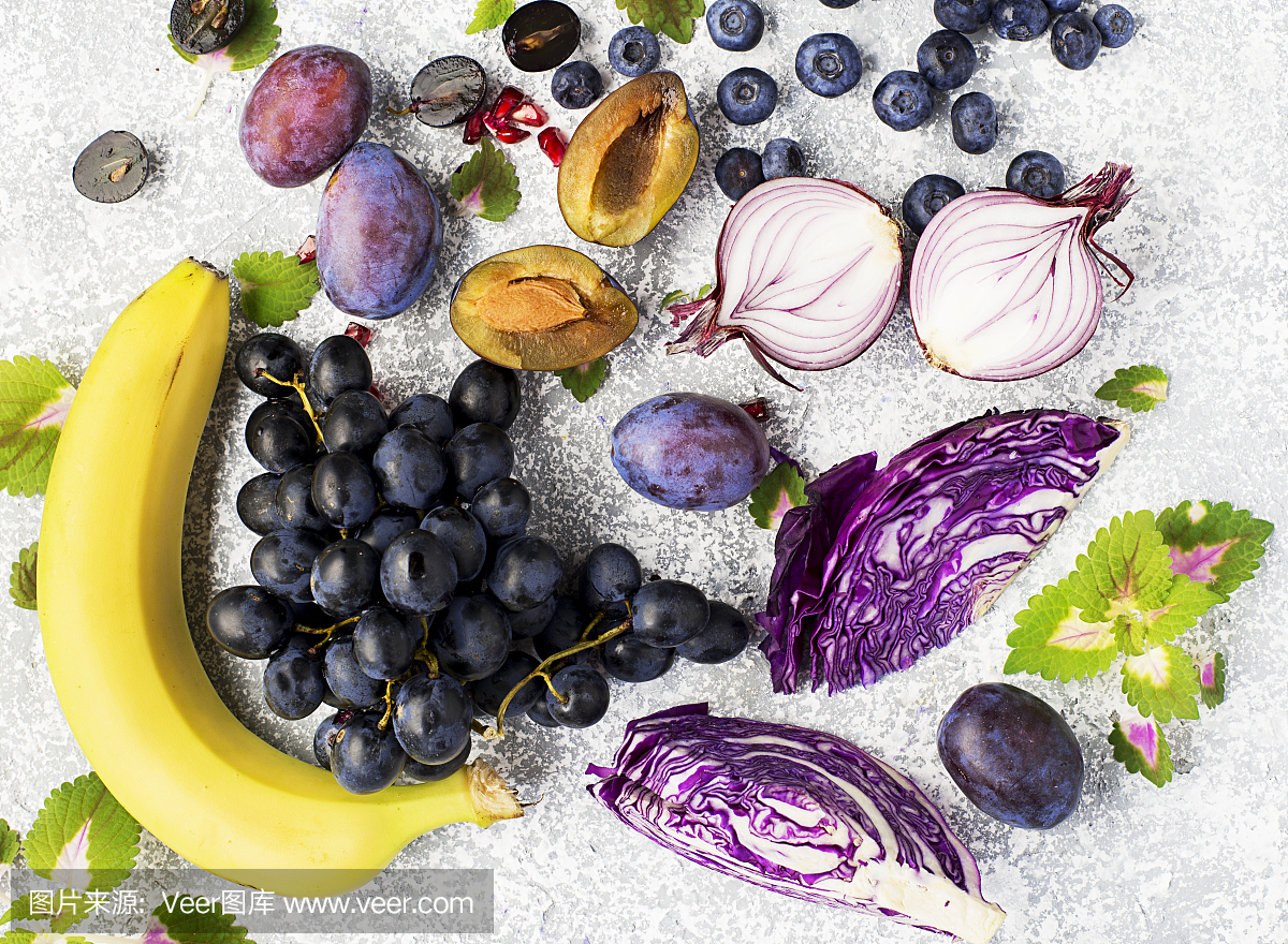 富含维生素花青素的蔬菜和水果:香蕉,蓝莓,红甘