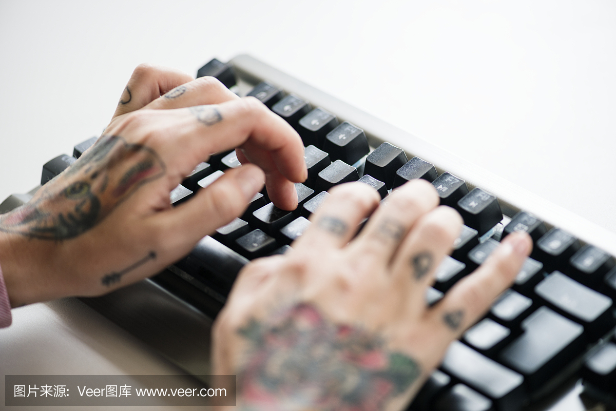 要注意了你看到的有些专家宣传产品视频很可能是AI合成