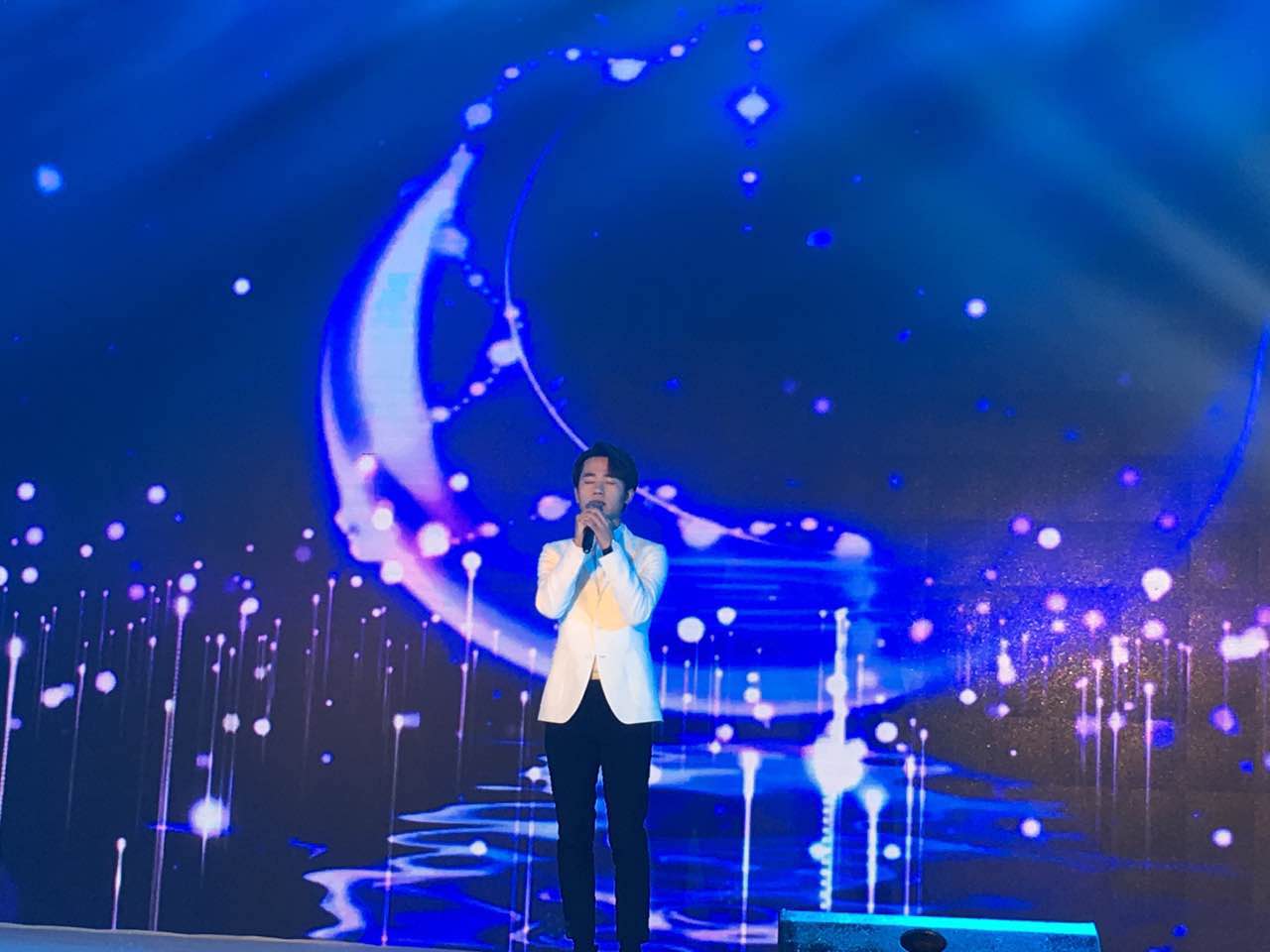中国新歌声里面学员出场的背景音乐是什么,求告知谢谢图片