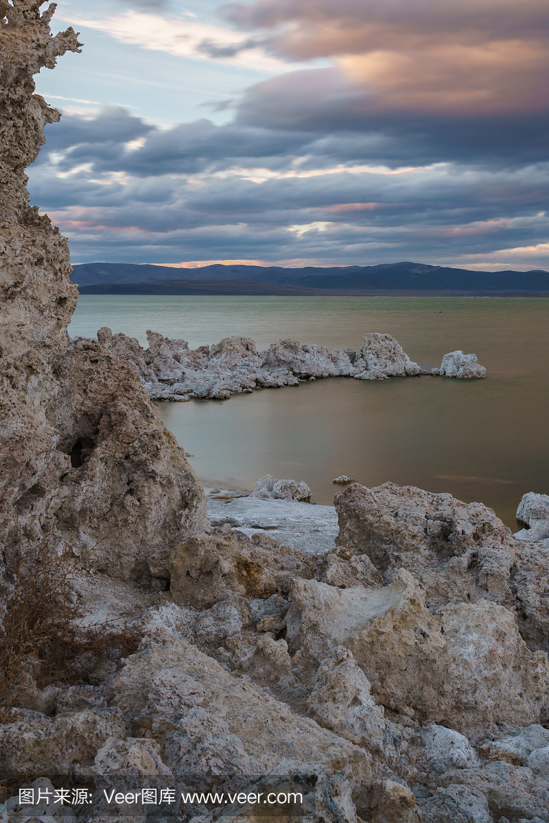 Mono Lake的神秘幽灵Tupas