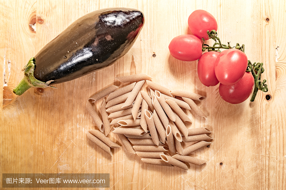 典型的意大利面配季节性蔬菜