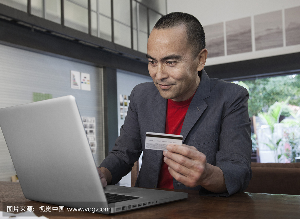 日本人在线用信用卡购物