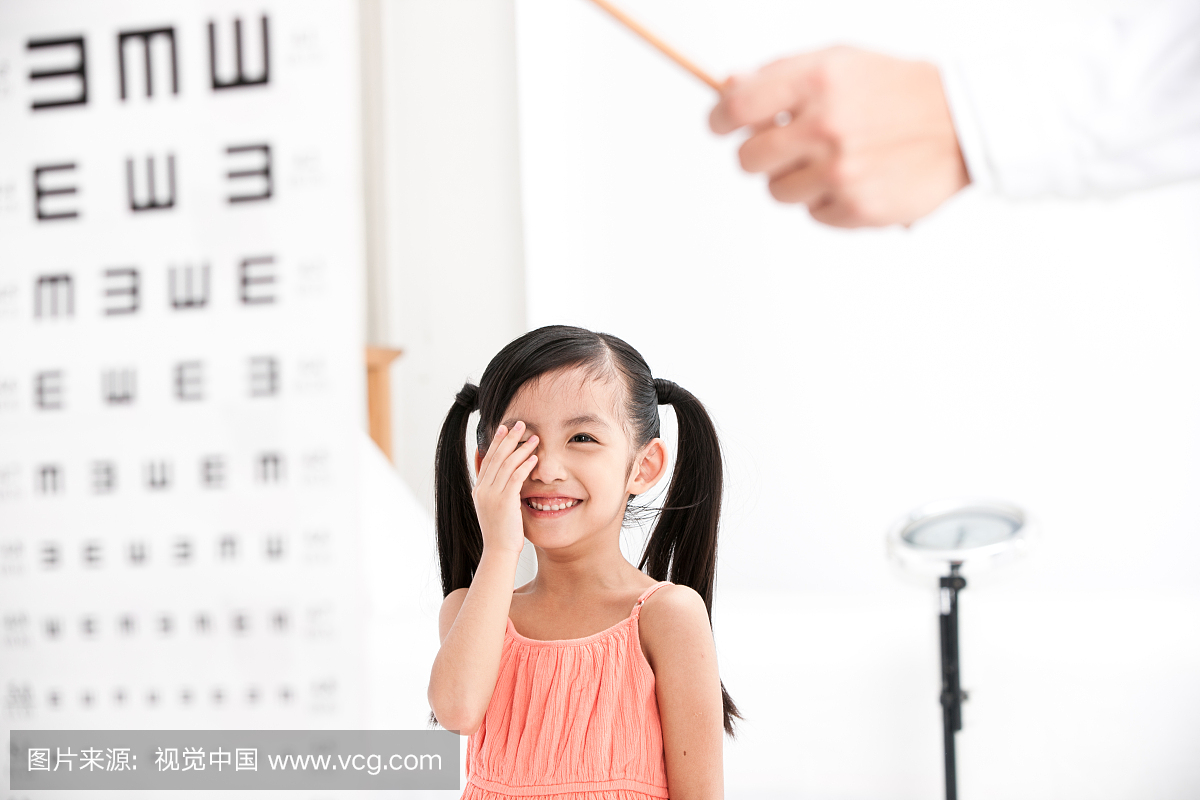 东方女生v女生名字英气女孩的有视力图片