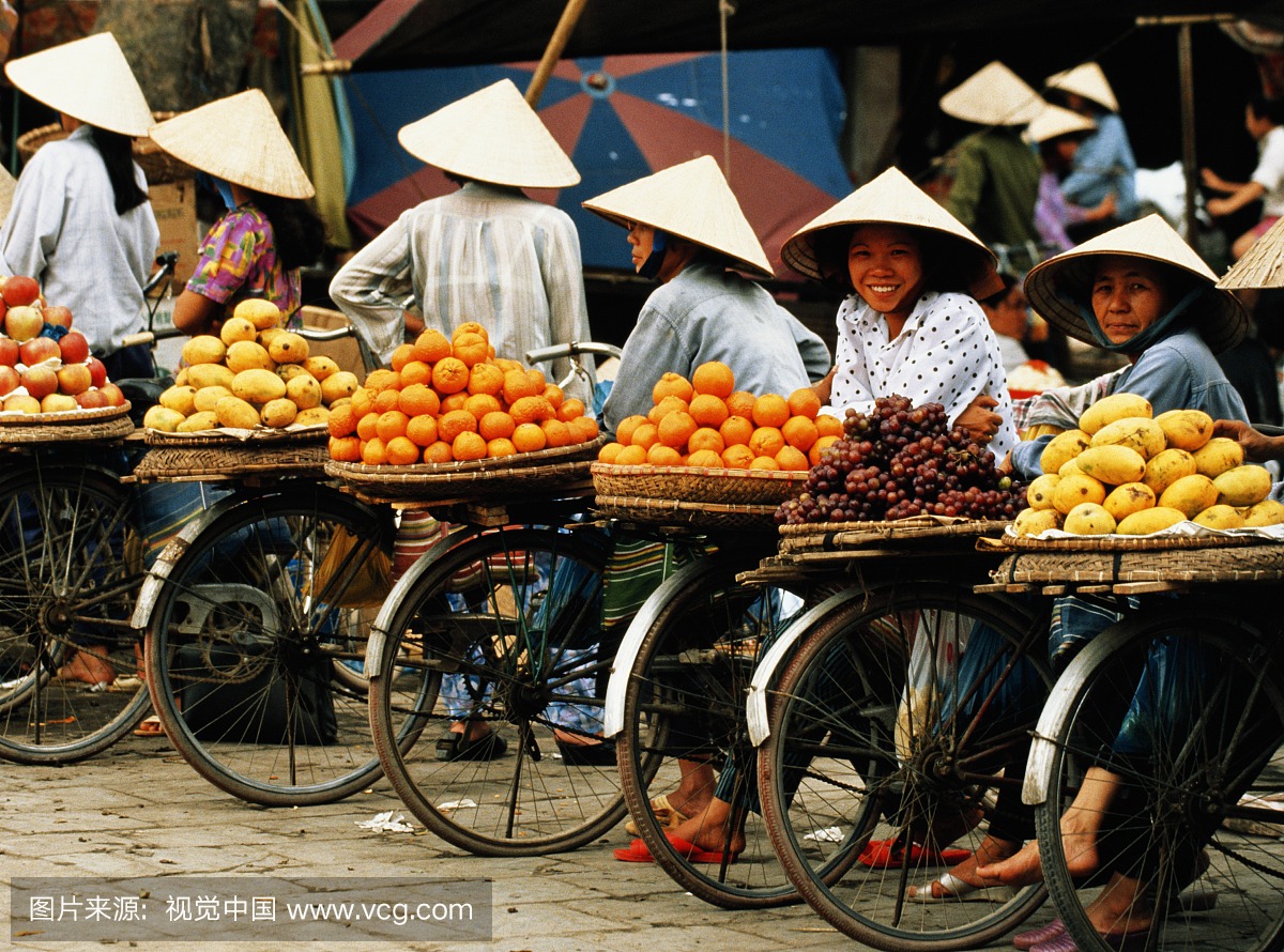 越南,河内,水果供应商在自行车上