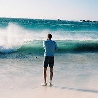 qq男生大海背景头像图片