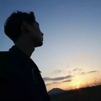 意境男生侧脸头像