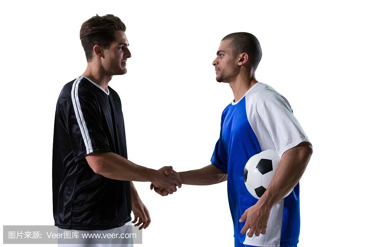 两名足球员握手