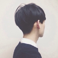 稳重帅气男生照片