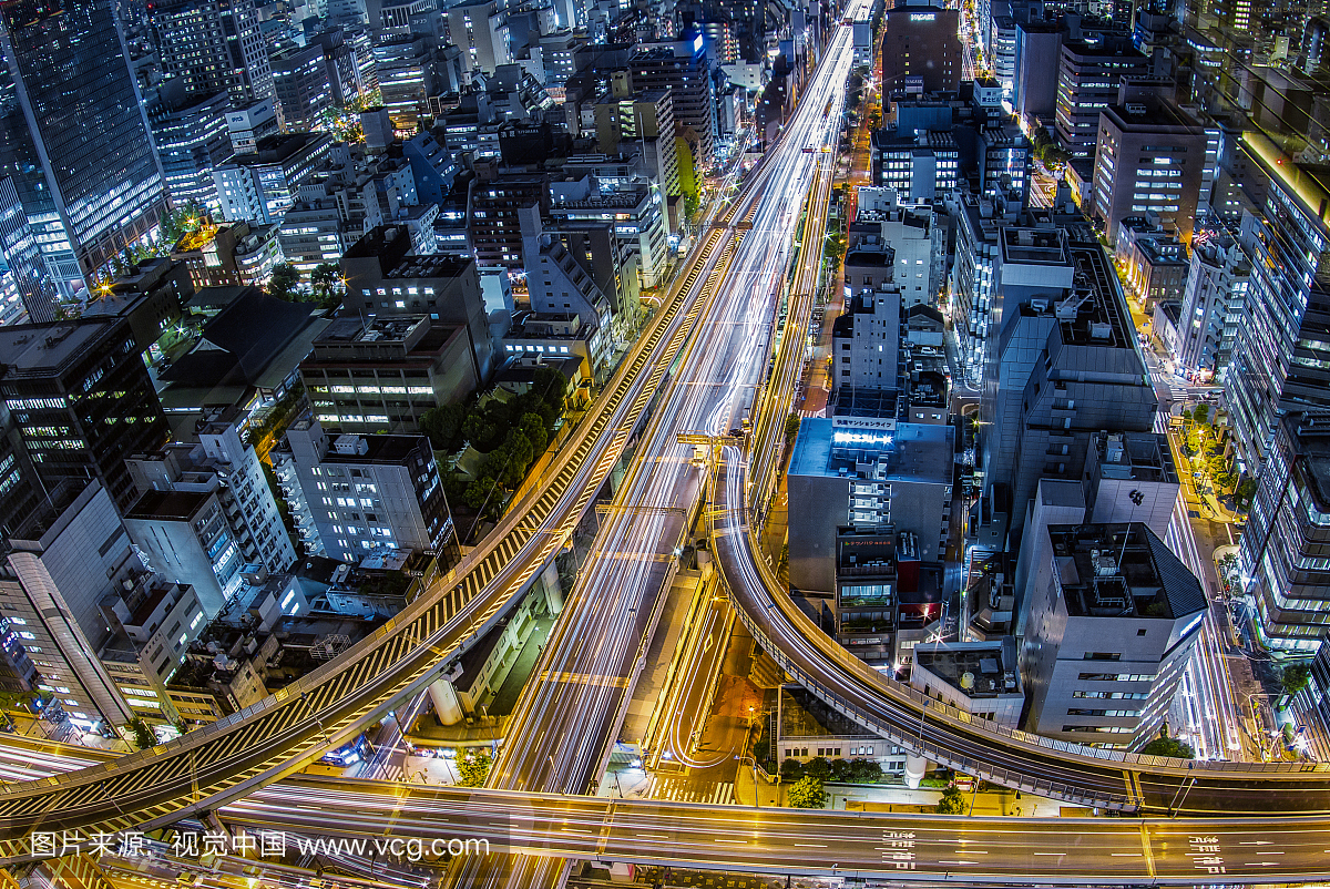 大阪在晚上高架公路城市景观