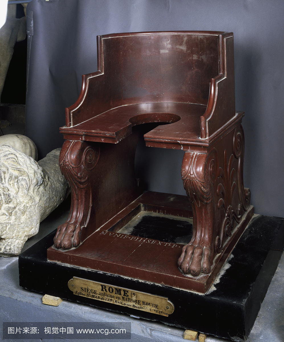雕刻的红色大理石座椅,可能在意大利罗马,18世