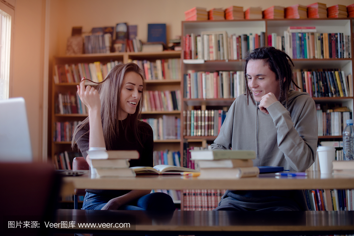 雷鬼头,脏辫,教科书,课本的