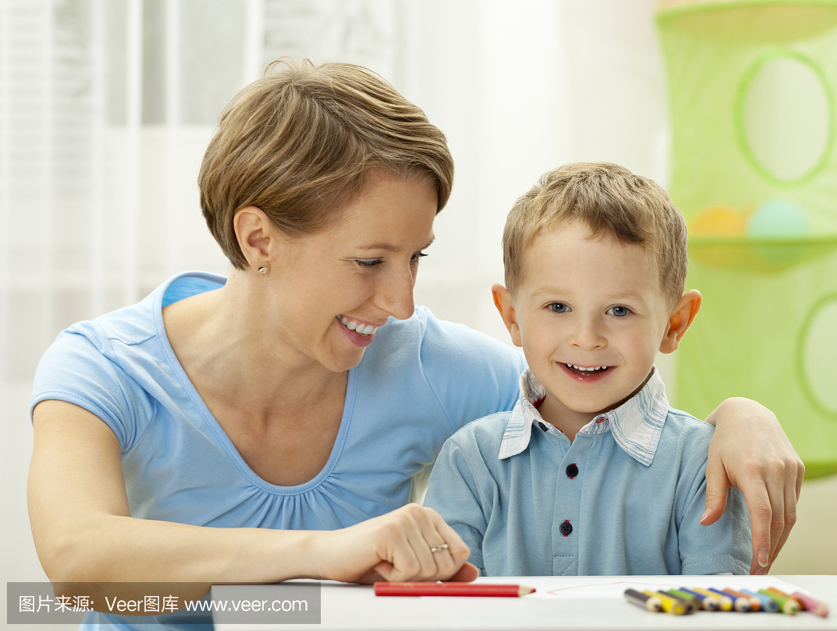 水平画幅,注视镜头,单身母亲,30岁到34岁