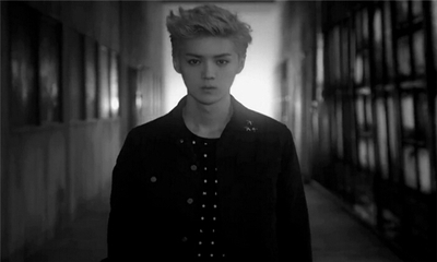 鹿晗狼与美女壁纸