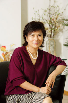 格力总裁董明珠的简历_格力谭建明简历