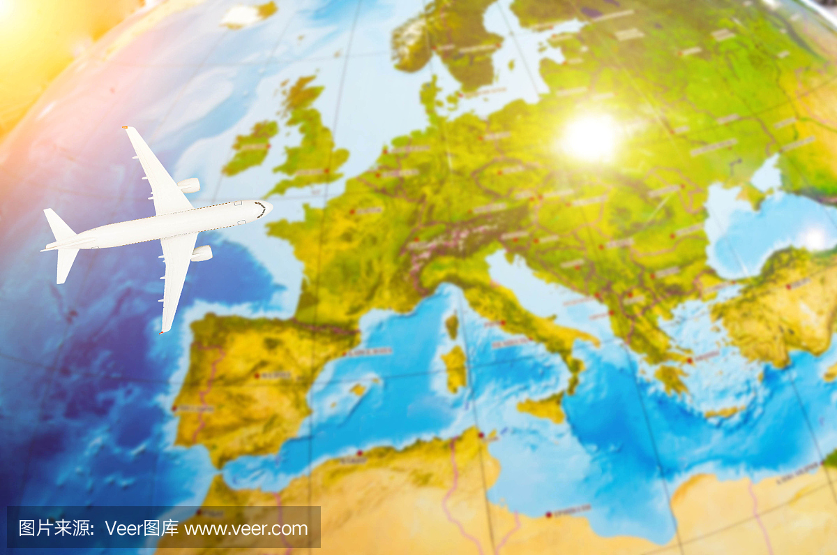 飞往欧洲旅行乘飞机地图的象征性图像。