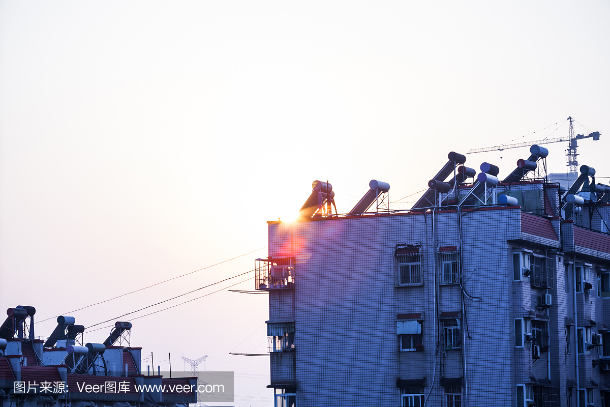 住宅楼顶太阳能热水器